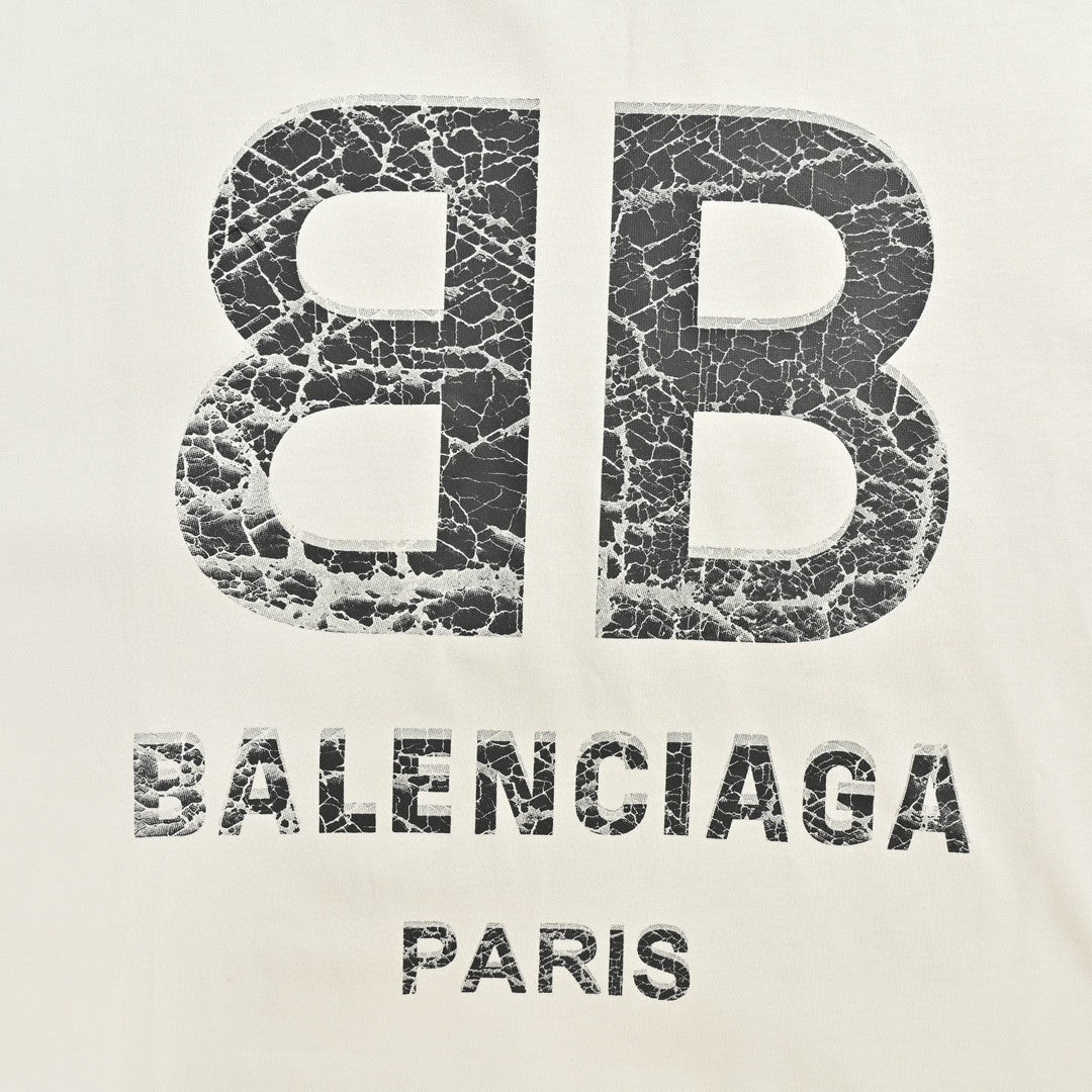 Camiseta Balenciaga con logo 'BB' agrietado (blanca)