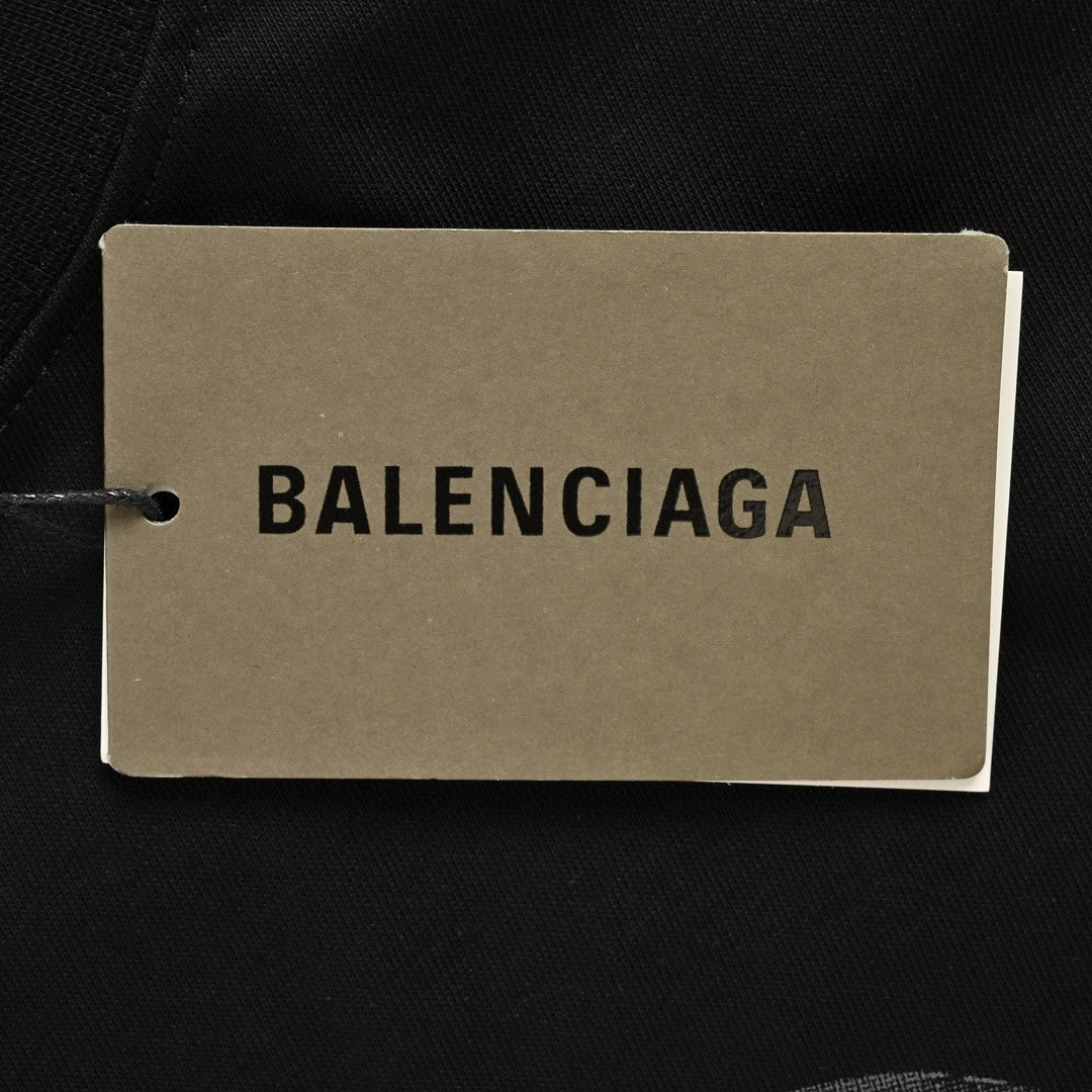 Camiseta Balenciaga con logo agrietado (negra)