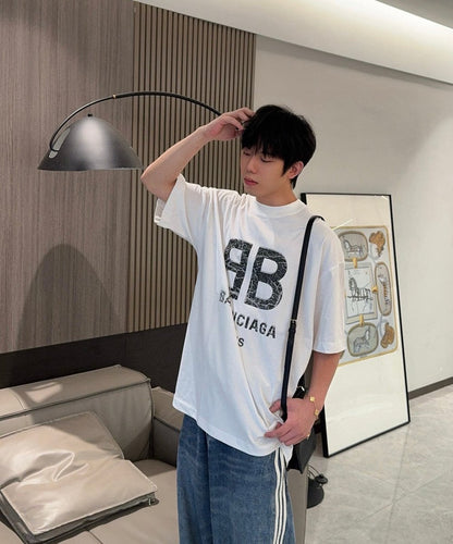 Camiseta Balenciaga con logo agrietado (blanca)