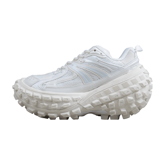 BALENCIAGA Defender - - White Unisex Streetwear Limited Edition - The Balenciaga Defender x White is a sleek iteration of the brand s iconic silhouette, showcasing