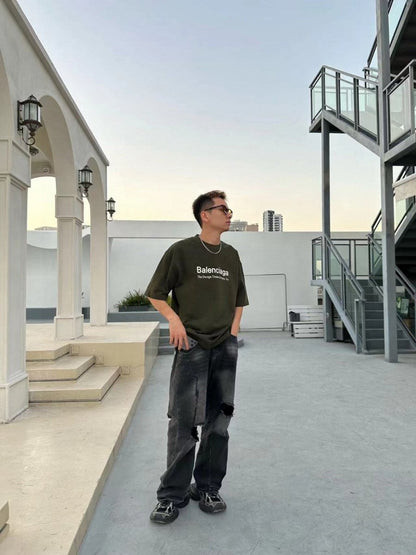 Camiseta del equipo de diseño de Balenciaga (verde oliva)