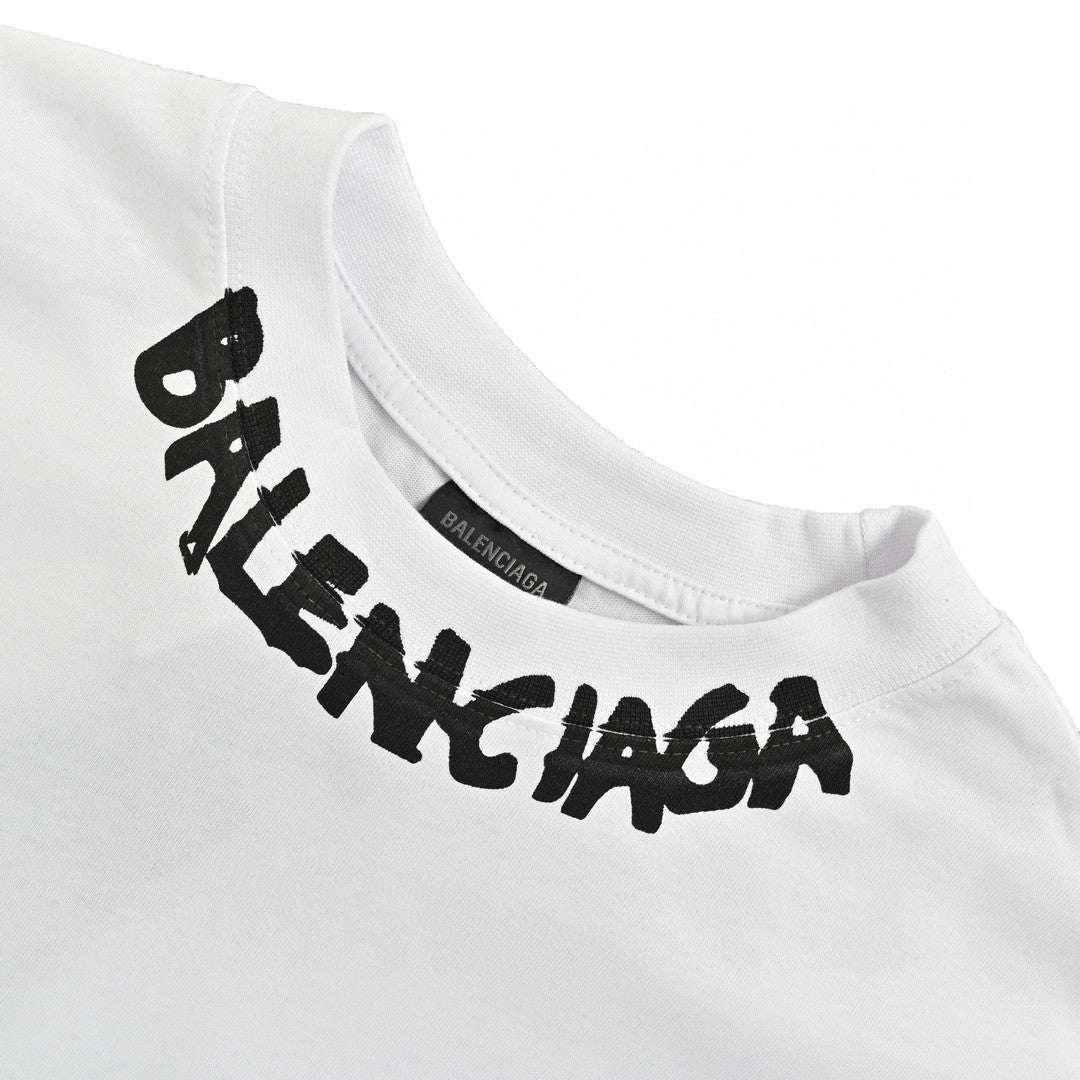 Camiseta Balenciaga con logo distorsionado (blanca)