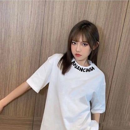 Camiseta Balenciaga con logo distorsionado (blanca)