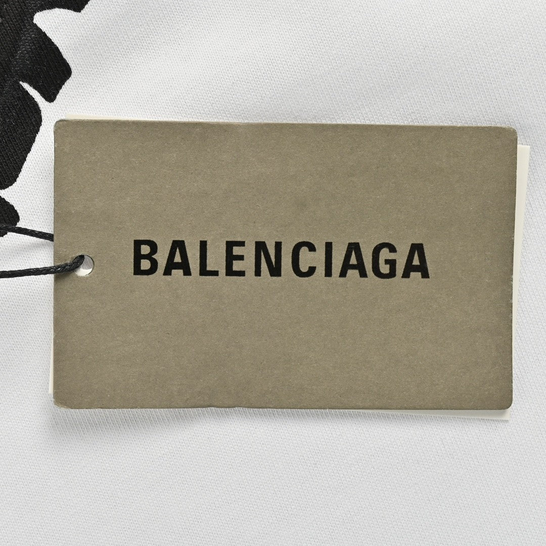Camiseta Balenciaga con logo distorsionado (blanca)