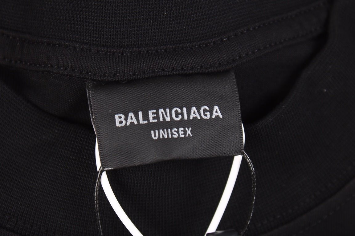 Camiseta Balenciaga con logo BB desgastado