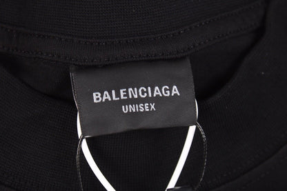 Camiseta Balenciaga con logo BB desgastado