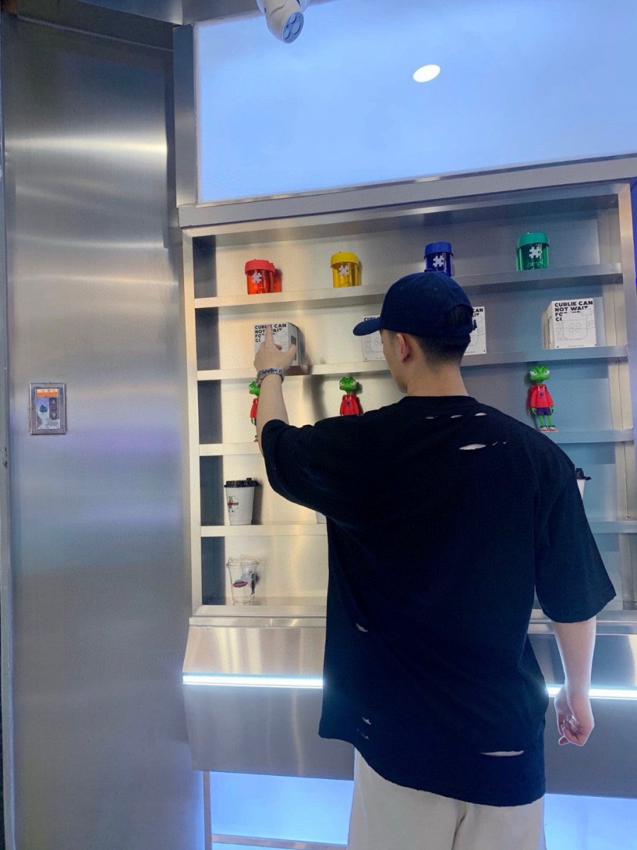 Camiseta con logo desgastado de Balenciaga