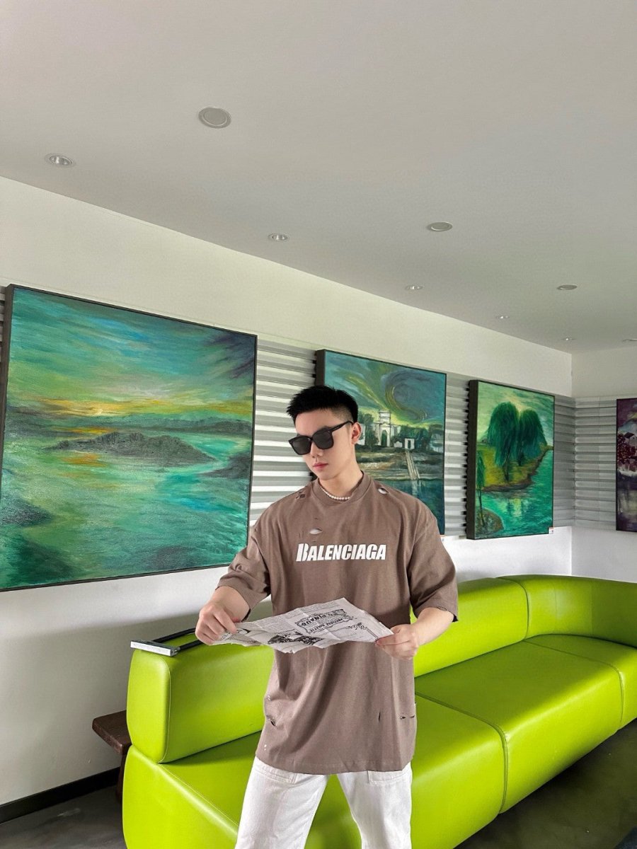 Camiseta con logo desgastado de Balenciaga