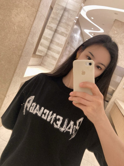 Camiseta Balenciaga con logo desgastado en negro