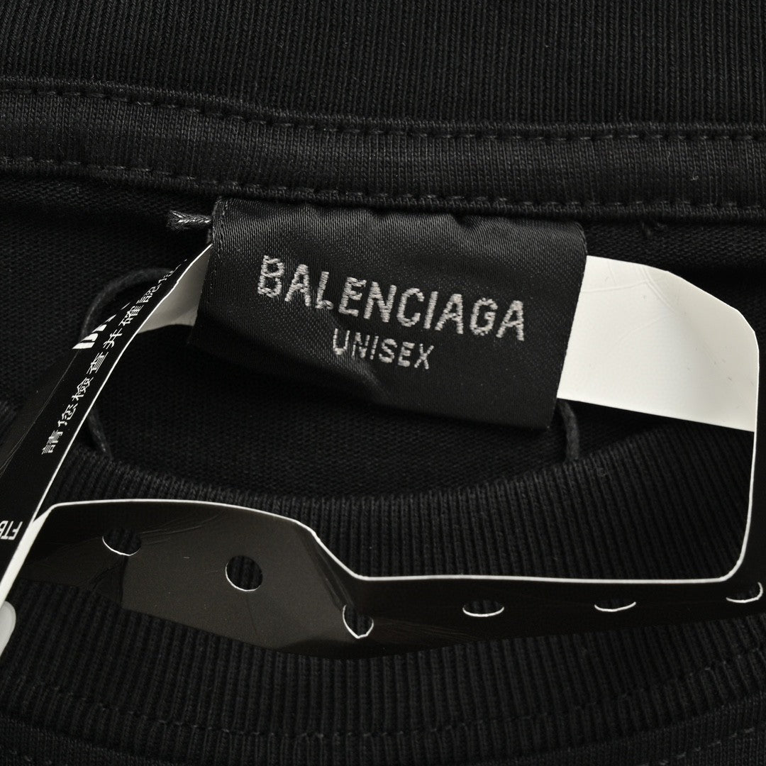 Camiseta Balenciaga con logo desgastado en negro
