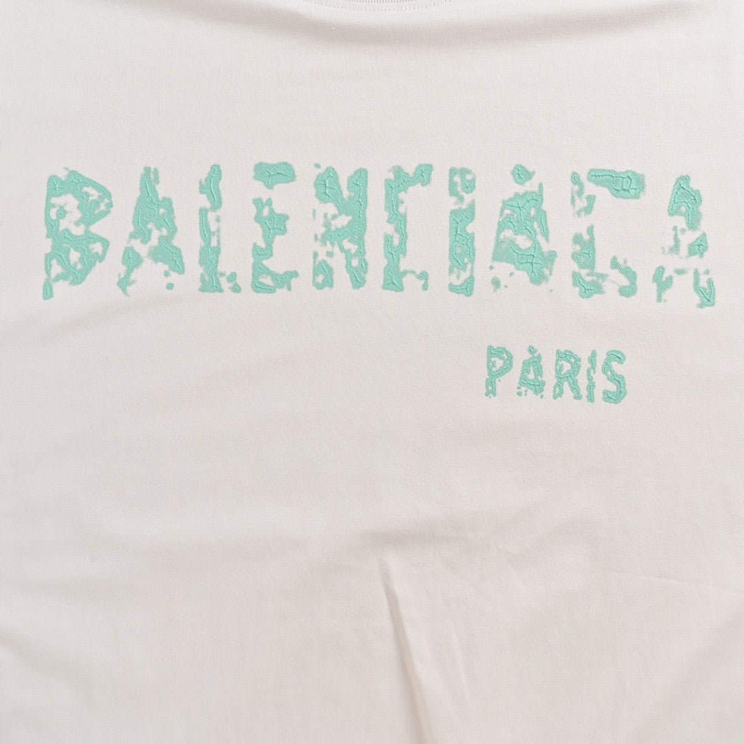 Camiseta Balenciaga con logo desgastado en blanco