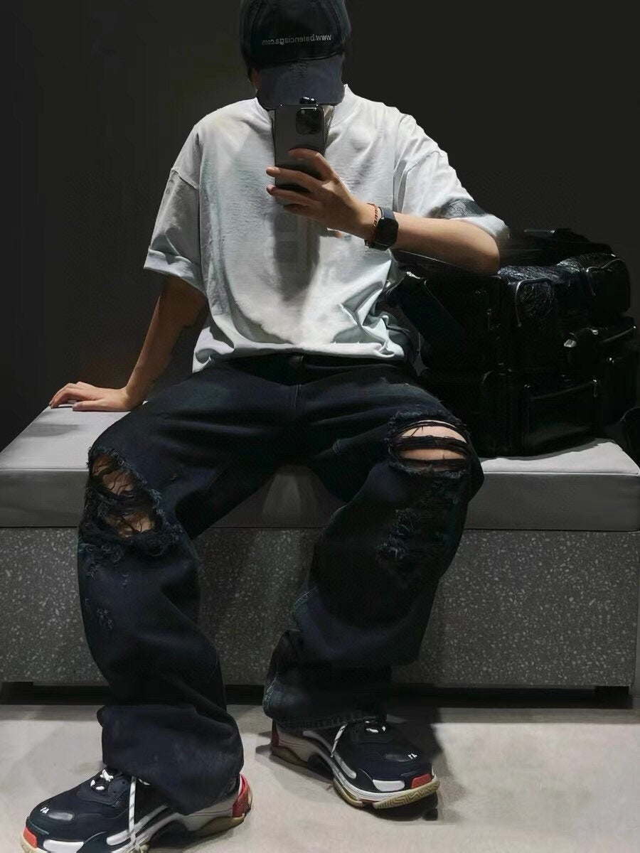 Camiseta Balenciaga con logo desgastado, blanca y gris