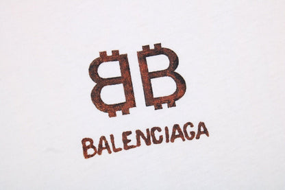 Camiseta blanca con el logo doble B de Balenciaga