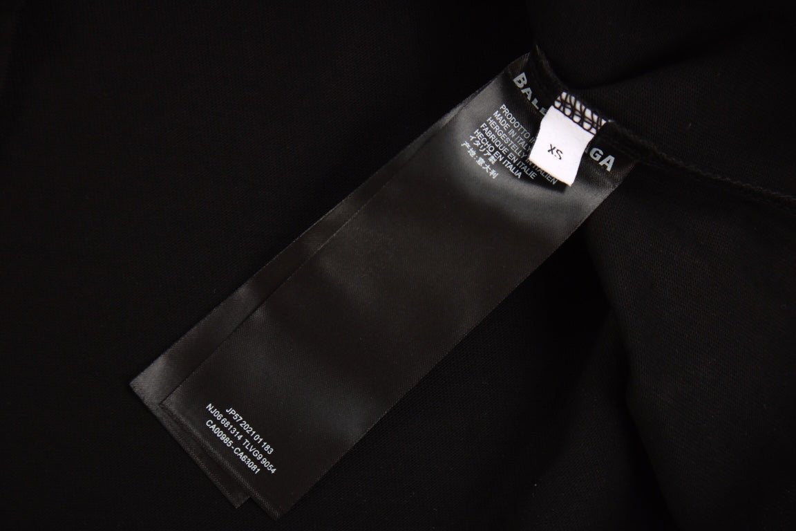 Camiseta negra con el logo doble B de Balenciaga