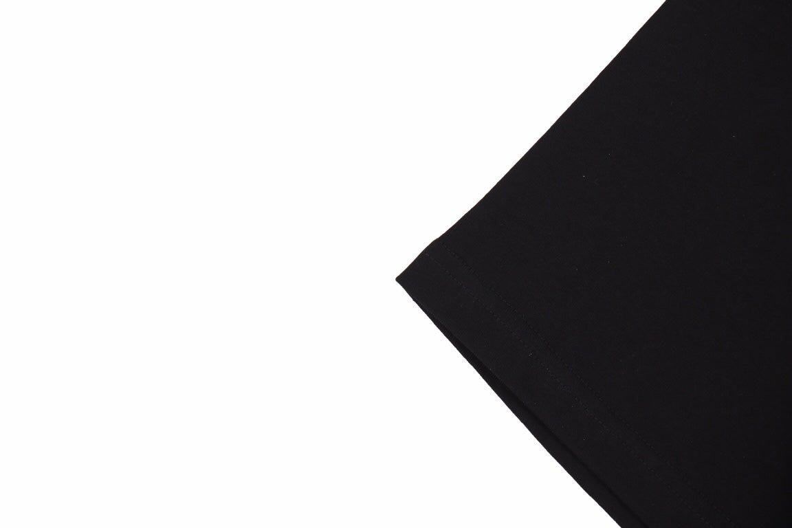 Camiseta negra con el logo doble B de Balenciaga