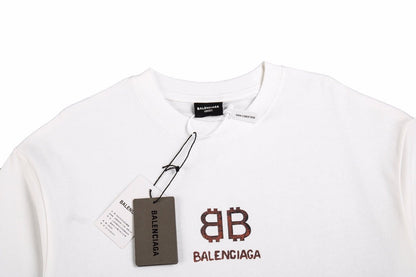 Camiseta blanca con el logo doble B de Balenciaga
