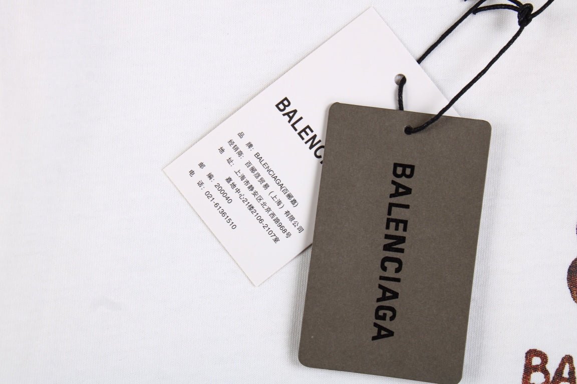 Camiseta blanca con el logo doble B de Balenciaga