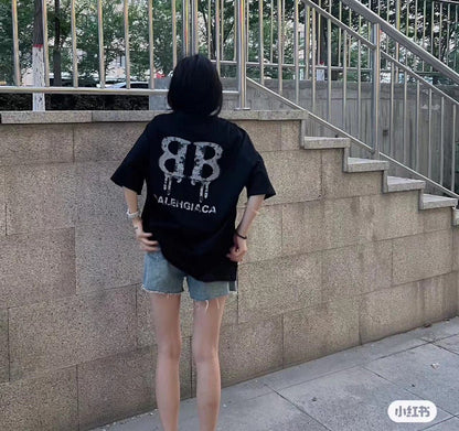 Camiseta Balenciaga con logo BB goteando (negra)
