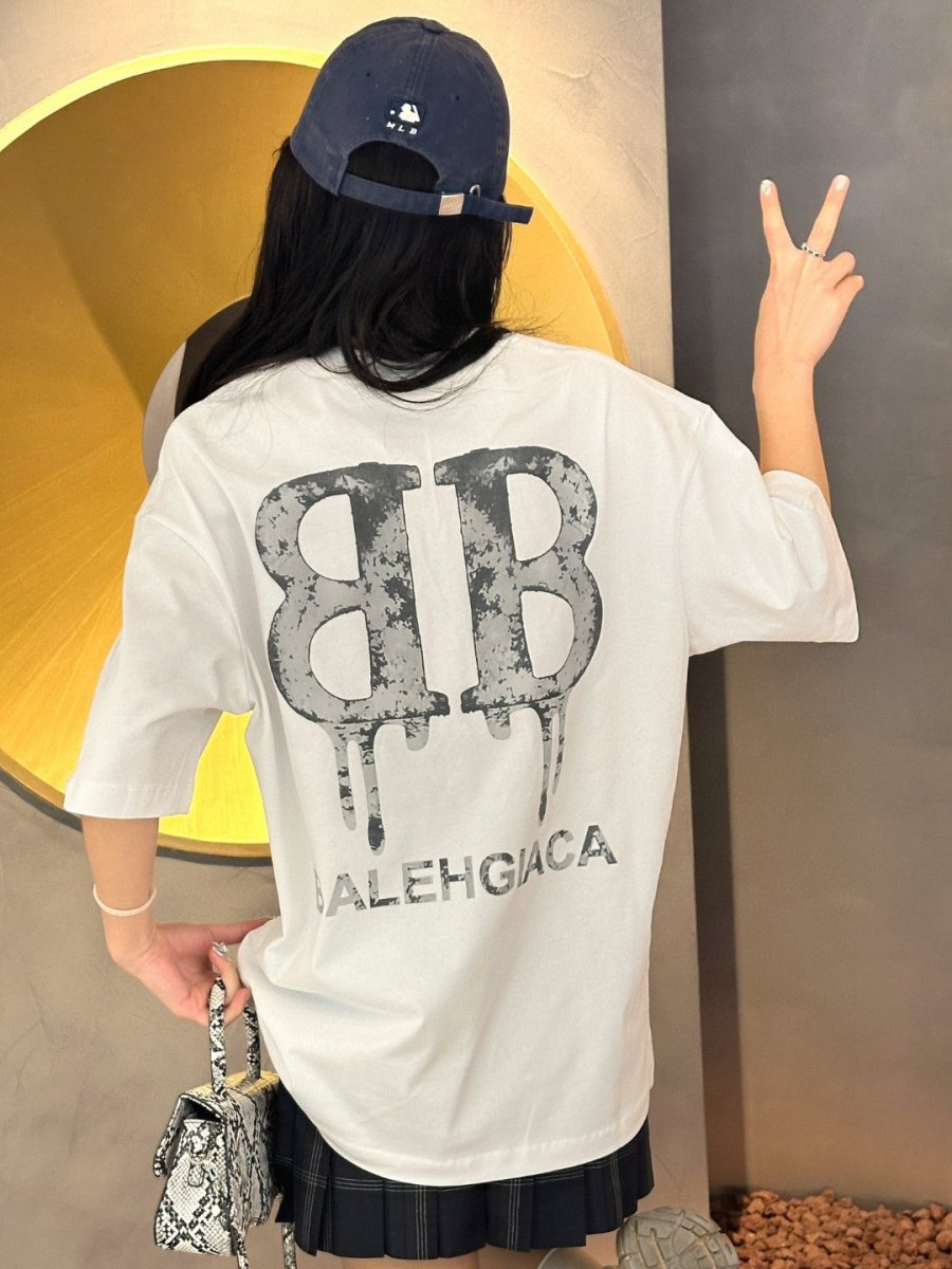 Camiseta Balenciaga con logo BB goteando (blanca)