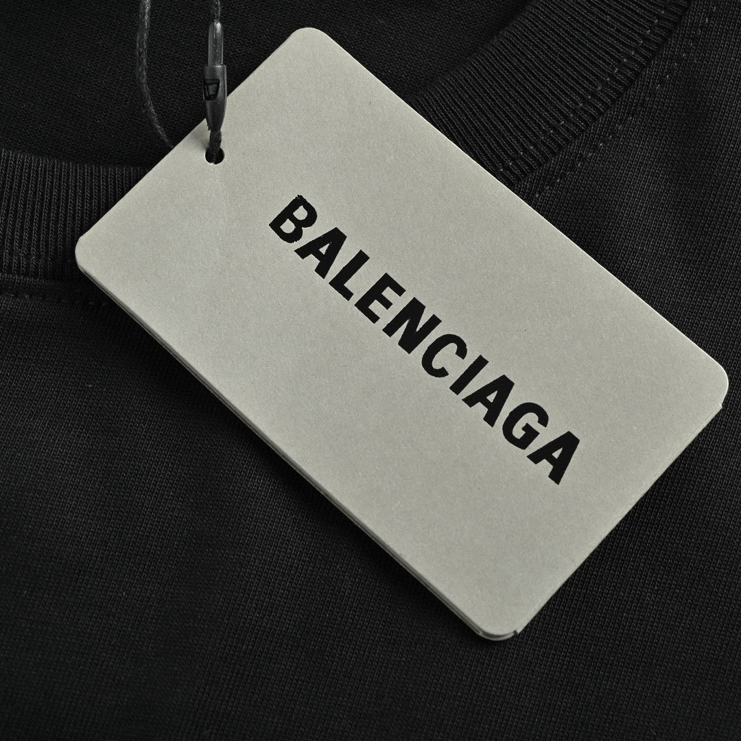 Camiseta Balenciaga con parche bordado y logo (negra)