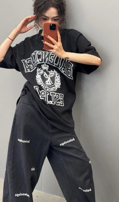 Camiseta Balenciaga Est. 1917 Crest (Negra)