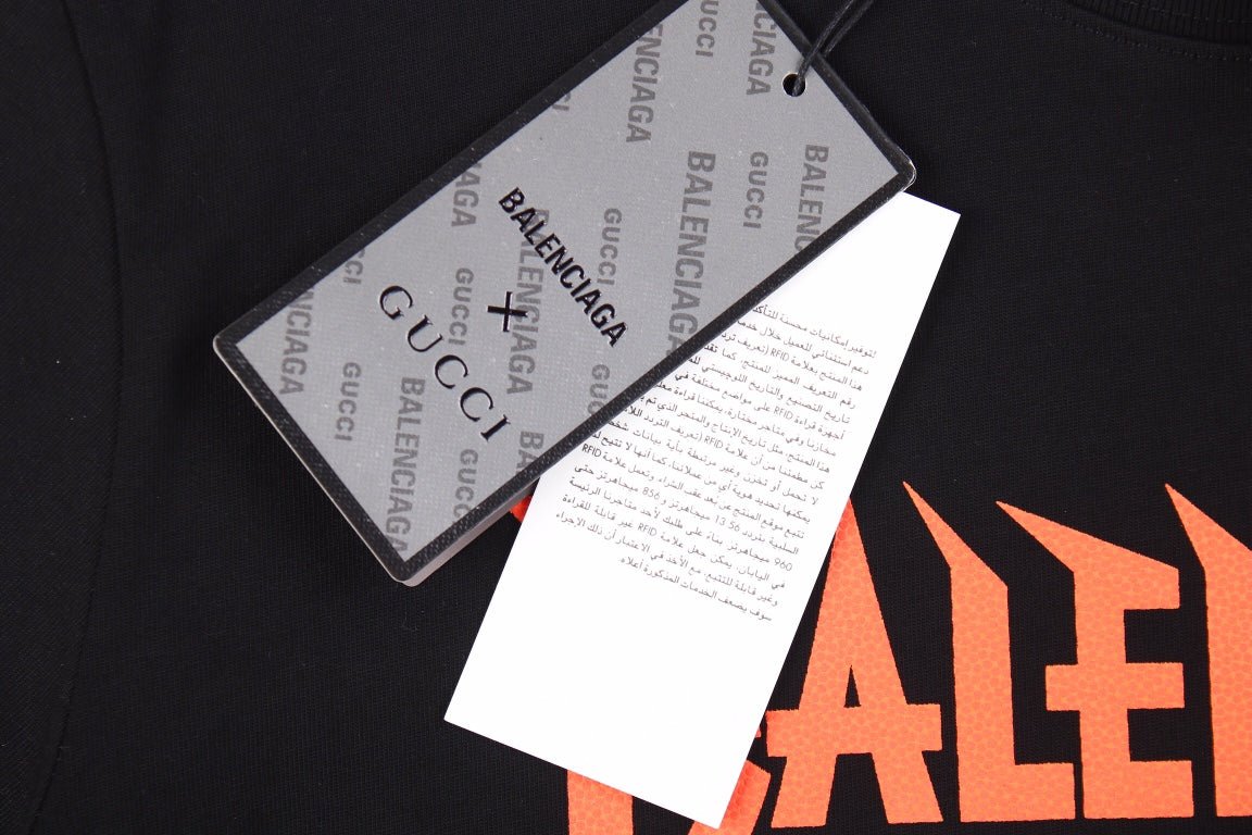 Camiseta Balenciaga con logo gótico