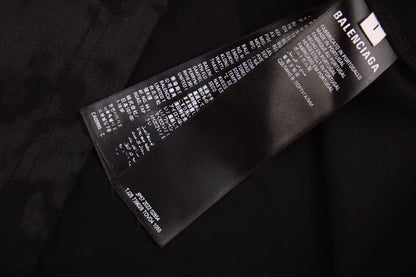 CAMISETA BALENCIAGA CON LOGOTIPO GÓTICO NEGRA