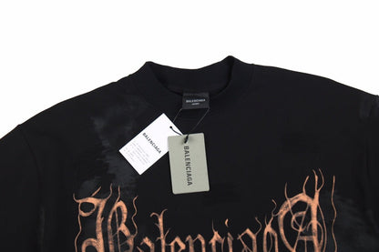 CAMISETA BALENCIAGA CON LOGOTIPO GÓTICO NEGRA