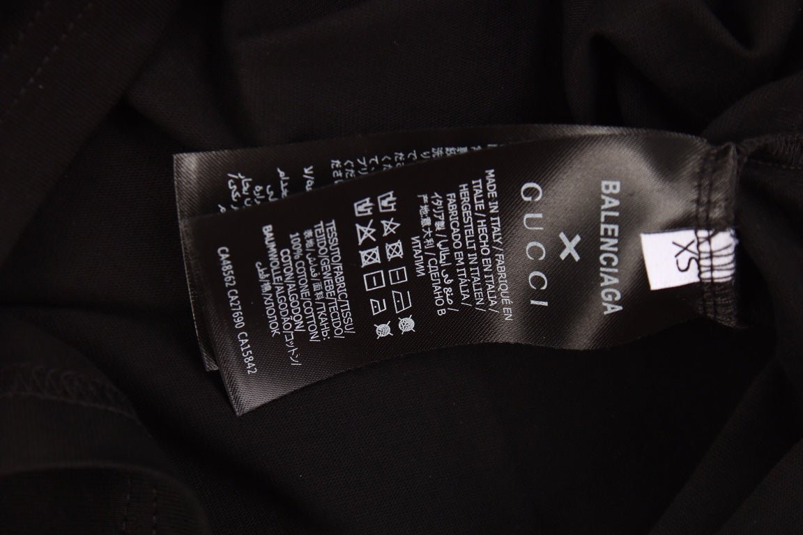 Camiseta Balenciaga con logo gótico