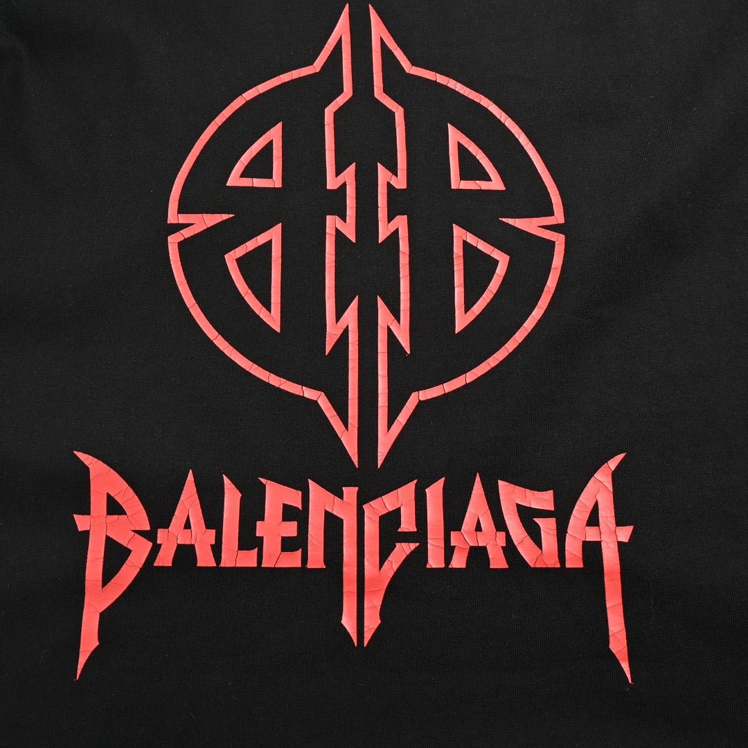 Camiseta Balenciaga con logo gótico (negra)