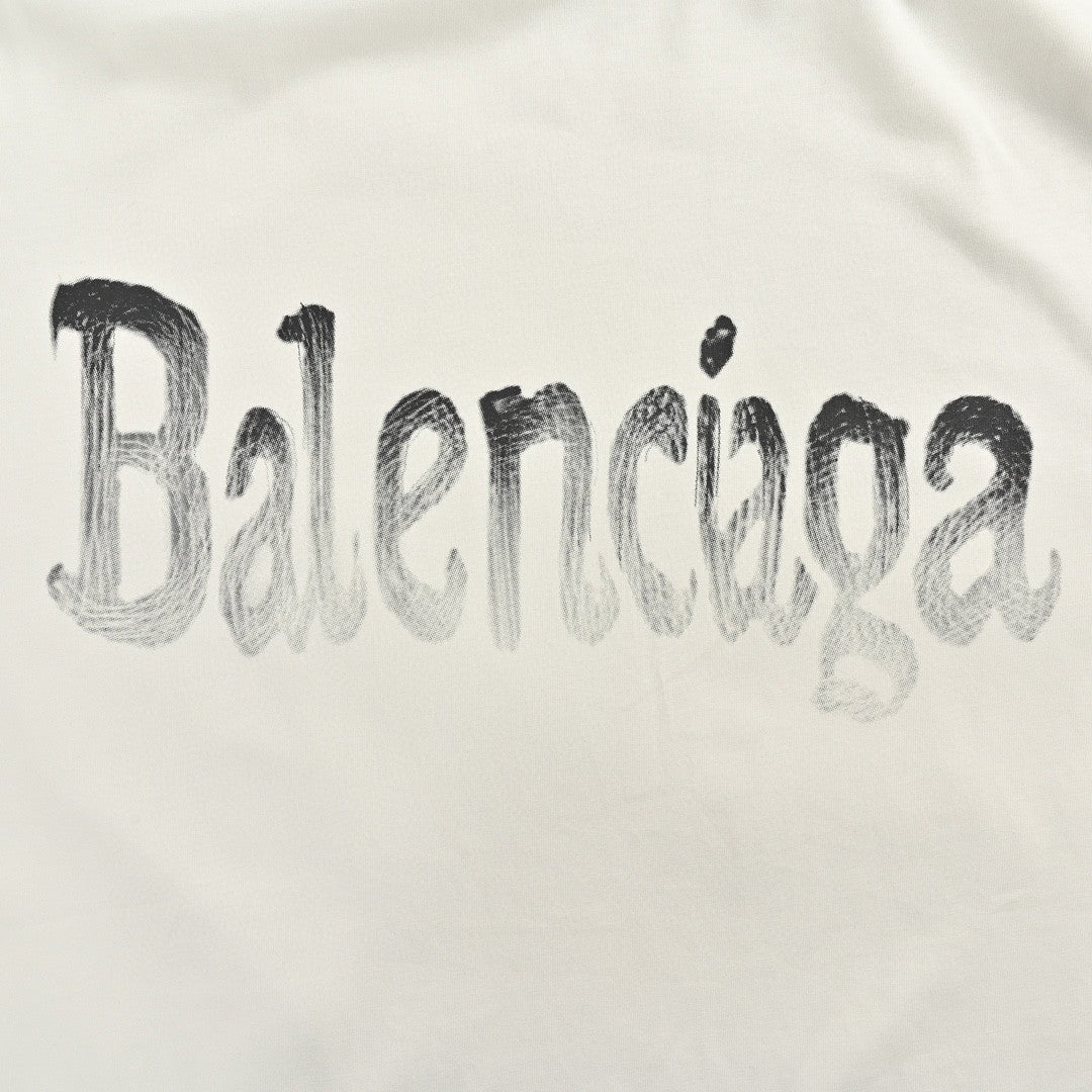 Camiseta Balenciaga con logo degradado