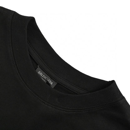 Balenciaga Gradient Logo T-shirt (black) Unisex Streetwear Limited Edition - This black Balenciaga T-shirt is a perfect blend of simplicity and style. It features a