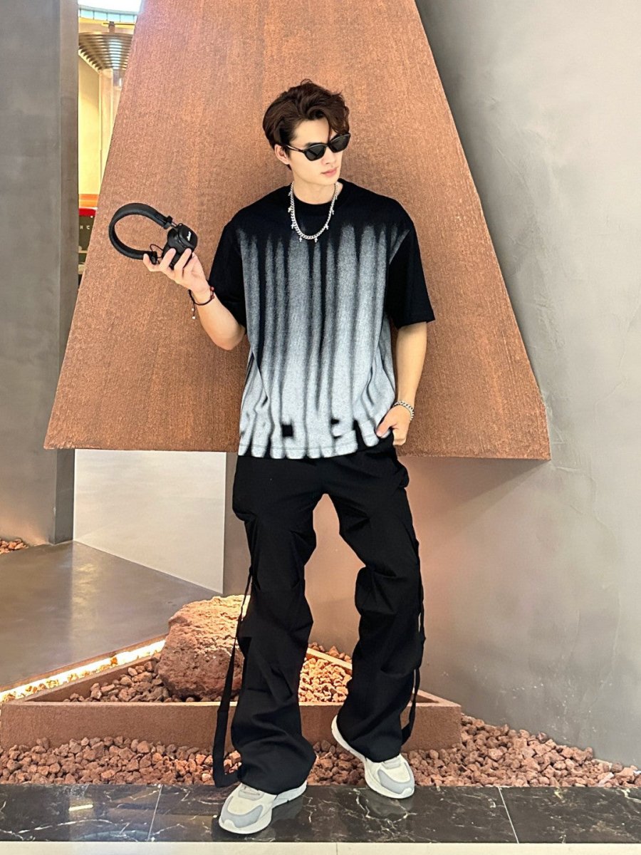 Camiseta negra con rayas degradadas de Balenciaga