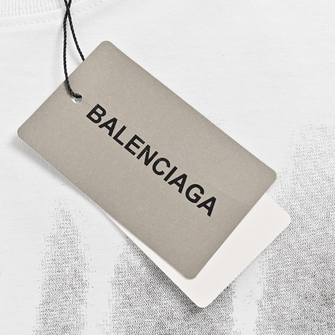 Camiseta Balenciaga con rayas degradadas