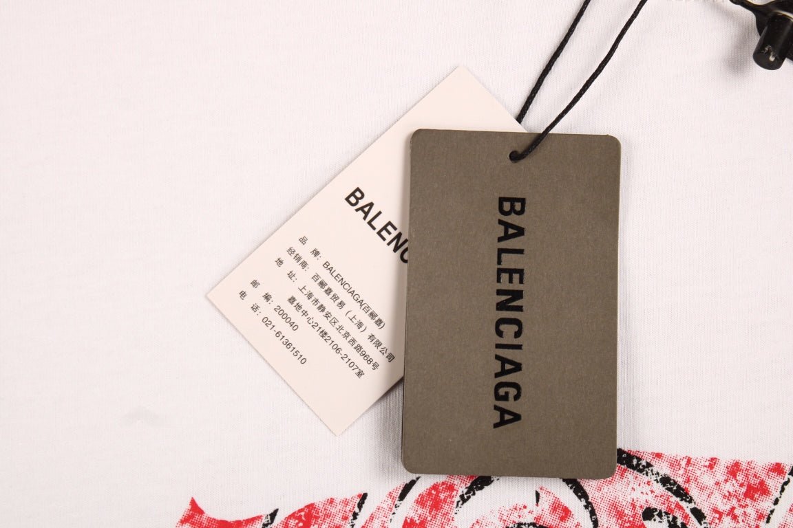 CAMISETA BALENCIAGA CON LOGOTIPO DE GRAFITI BLANCA