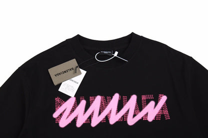 Camiseta negra con logo de grafiti de Balenciaga