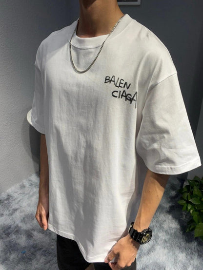 Camiseta blanca con logo de grafiti de Balenciaga