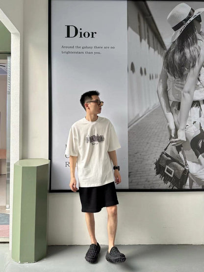 Camiseta con logo gráfico de Balenciaga