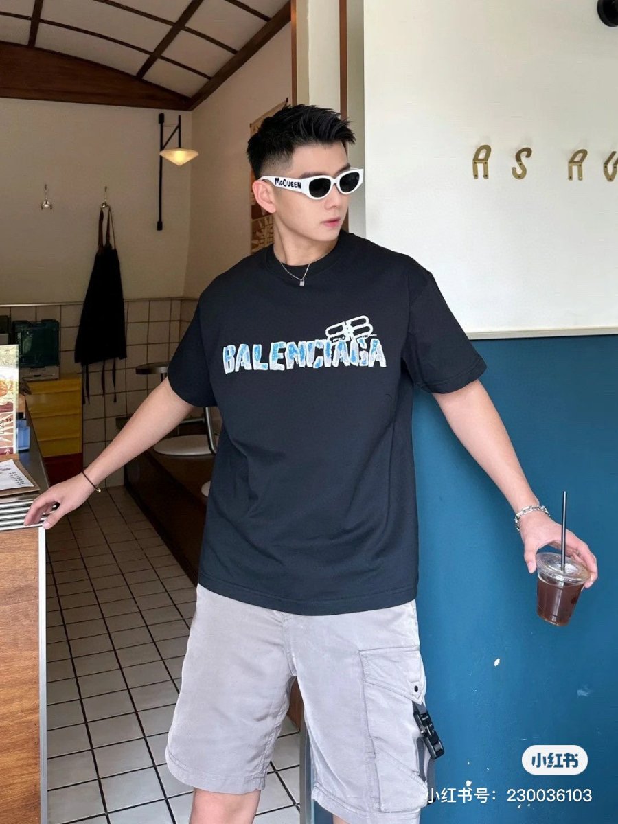 T-shirt à logo graphique Balenciaga (noir)