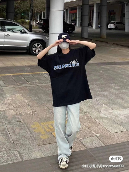 T-shirt à logo graphique Balenciaga (noir)