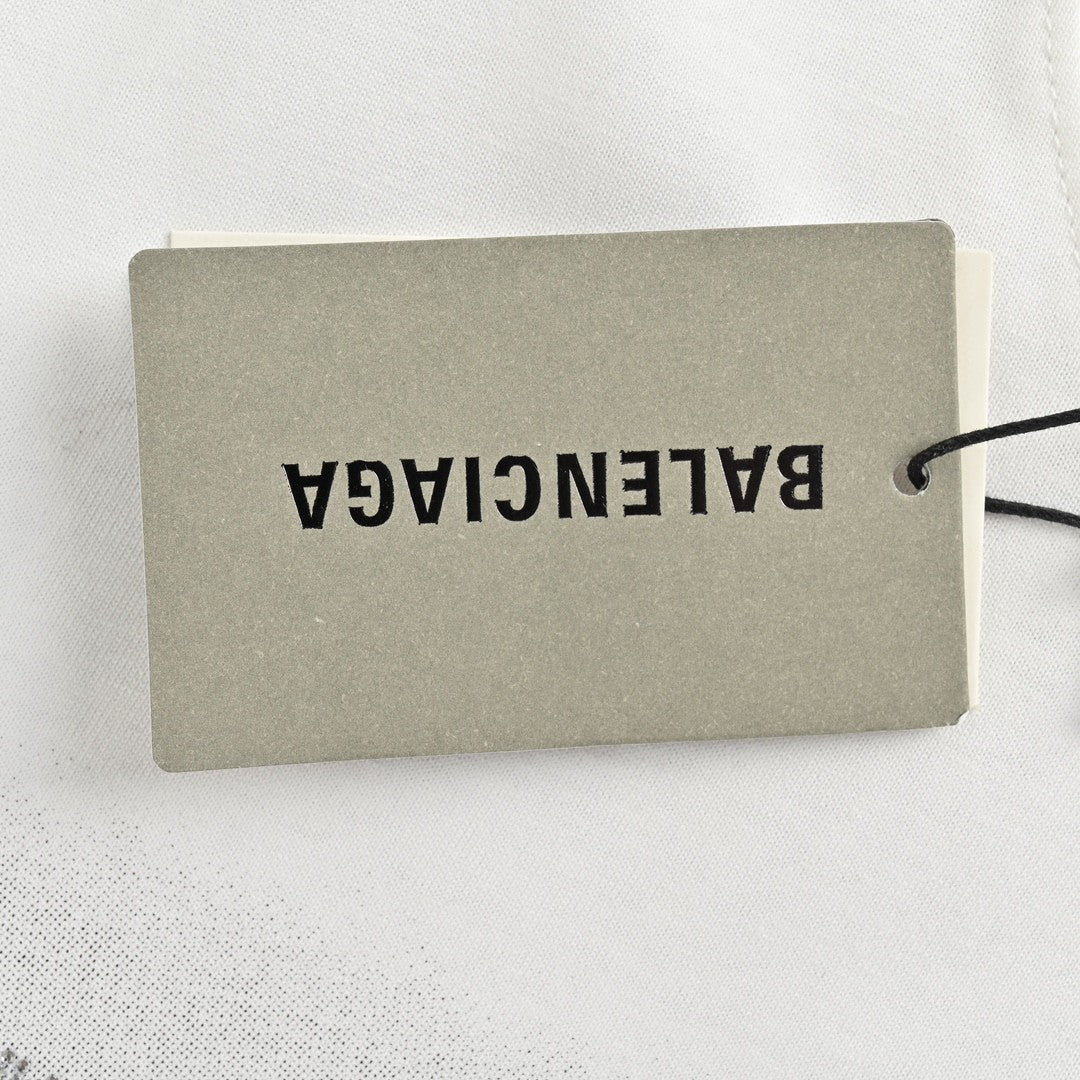 Camiseta estampada con gráficos de Balenciaga