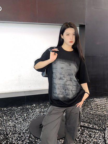 Camiseta Balenciaga con estampado gráfico (negra)