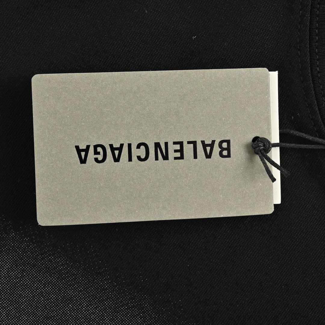 Camiseta Balenciaga con estampado gráfico (negra)