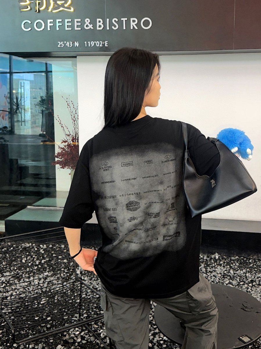 Camiseta Balenciaga con estampado gráfico (negra)