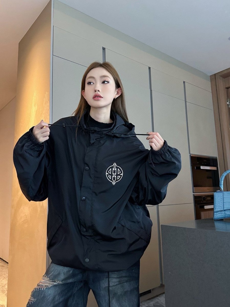 Cortavientos con capucha Balenciaga