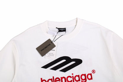 CAMISETA BLANCA CON ESTAMPADO DEL LOGOTIPO DE BALENCIAGA