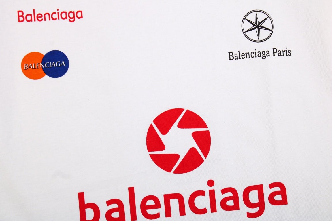 CAMISETA BLANCA CON LOGOTIPO DE PATROCINADOR DE BALENCIAGA
