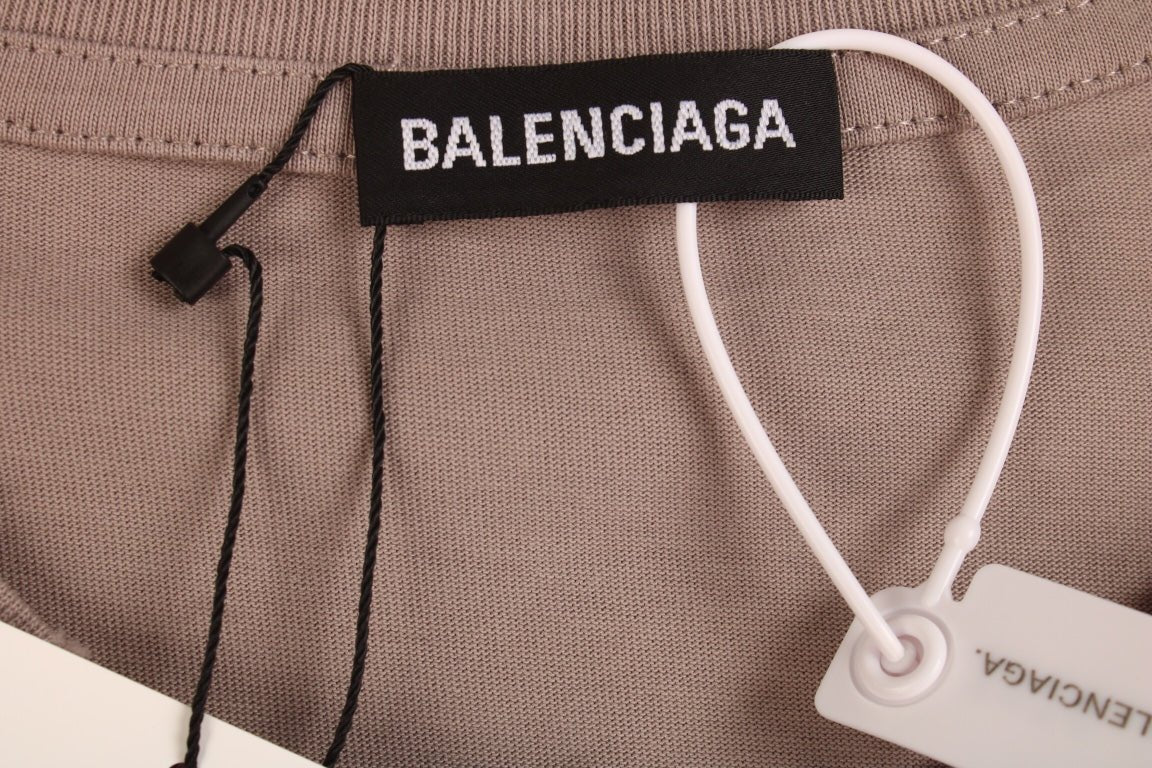 Camiseta Balenciaga 'Este no es el nuevo logo'