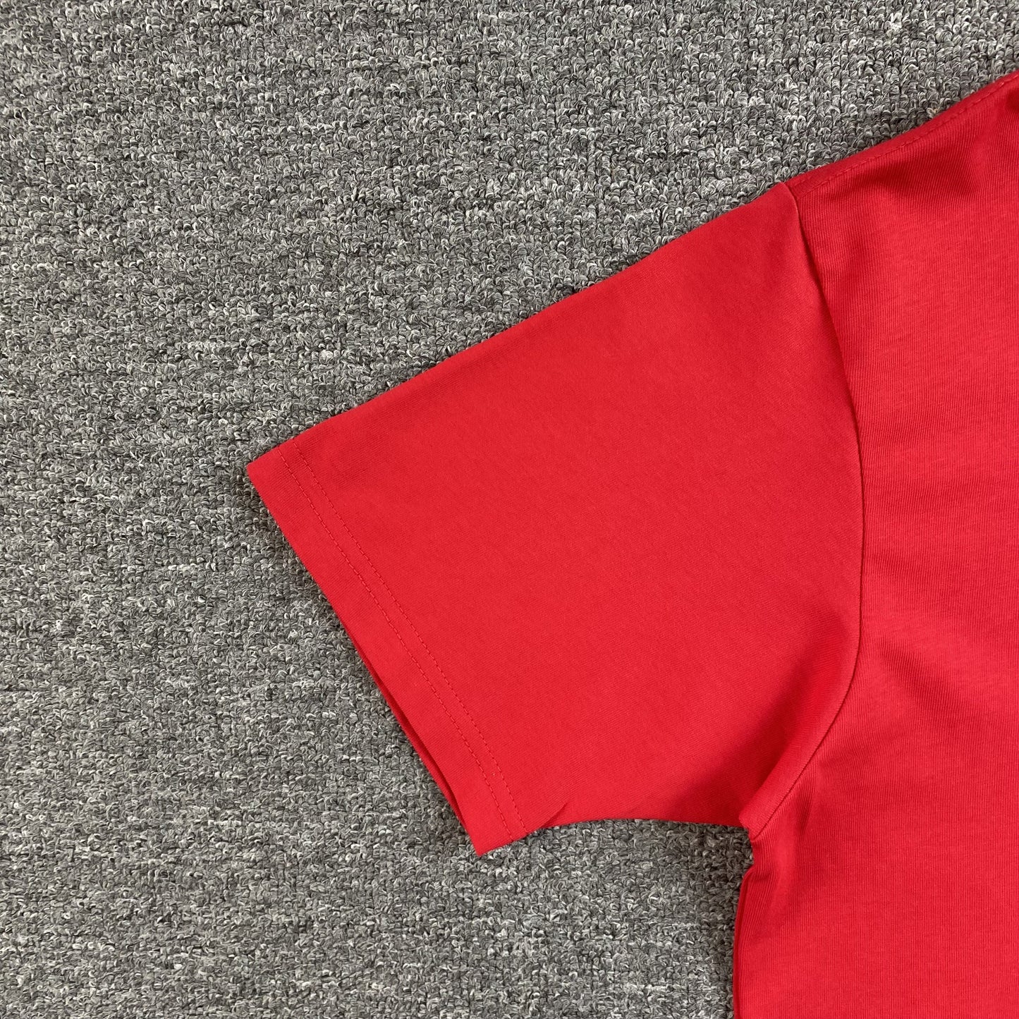 CAMISETA ROJA SYNA WORLD