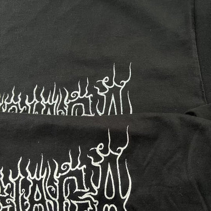 Camiseta Balenciaga con el logo de la llama gótica